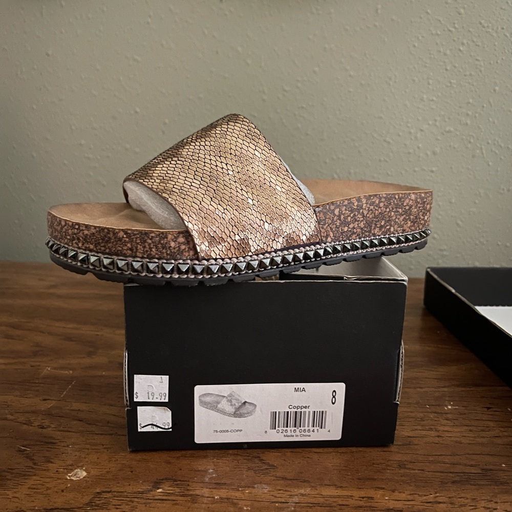 Boutique by Corkys    Copper MIA size 8